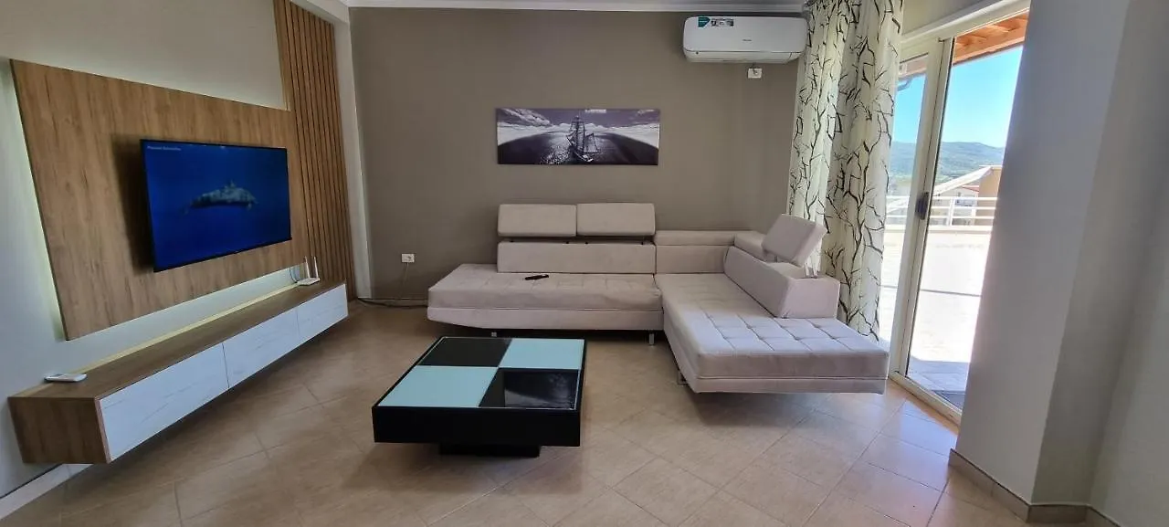 Luis Penthouse Apartment Berat